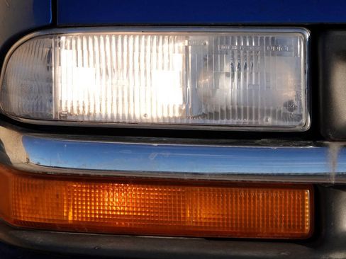 Used 2000 Chevrolet S10 Pickup LS w/ Preferred Equipment Group image 36