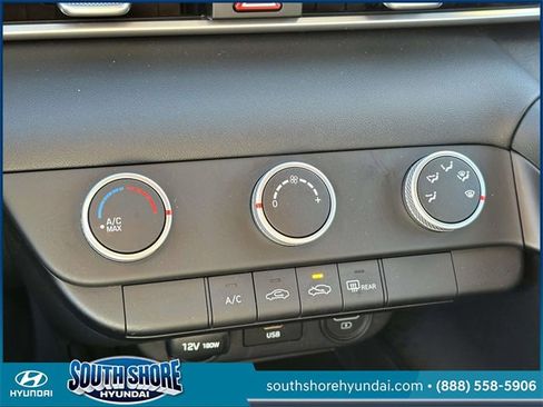 Certified 2021 Hyundai Elantra SE image 29