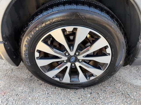 Used 2015 Subaru Outback 2.5i Limited AWD/4WD image 8