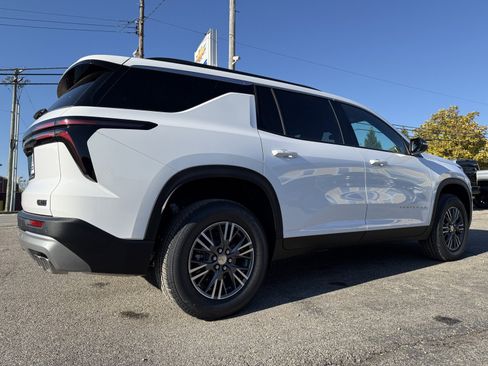 New 2026 Chevrolet Traverse LT image 8