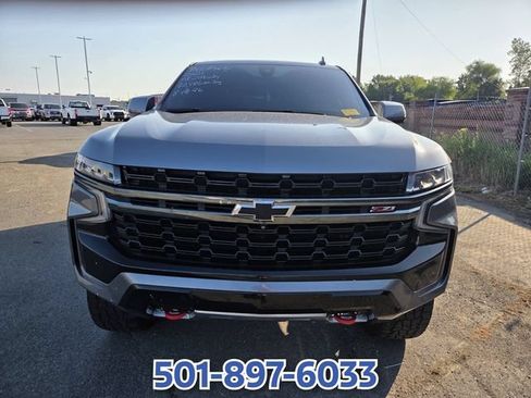 Used 2021 Chevrolet Tahoe Z71 w/ Luxury Package AWD/4WD image 2