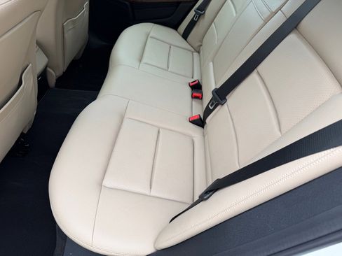 Used 2013 Mercedes-Benz E 350 Sedan image 17