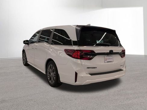 New 2026 Honda Odyssey Touring image 32