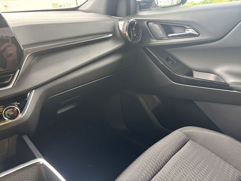 Used 2025 Chevrolet Equinox LT FWD image 36
