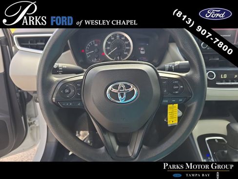 Used 2022 Toyota Corolla LE FWD image 25