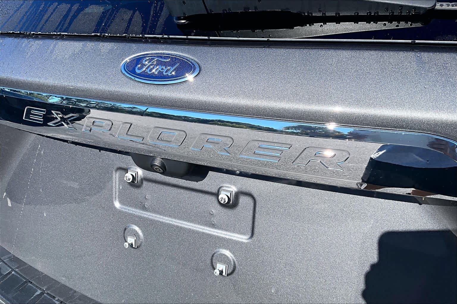 Used 2023 Ford Explorer XLT RWD image 10