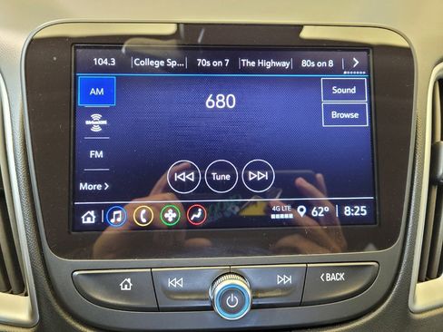 Used 2024 Chevrolet Malibu LT image 25