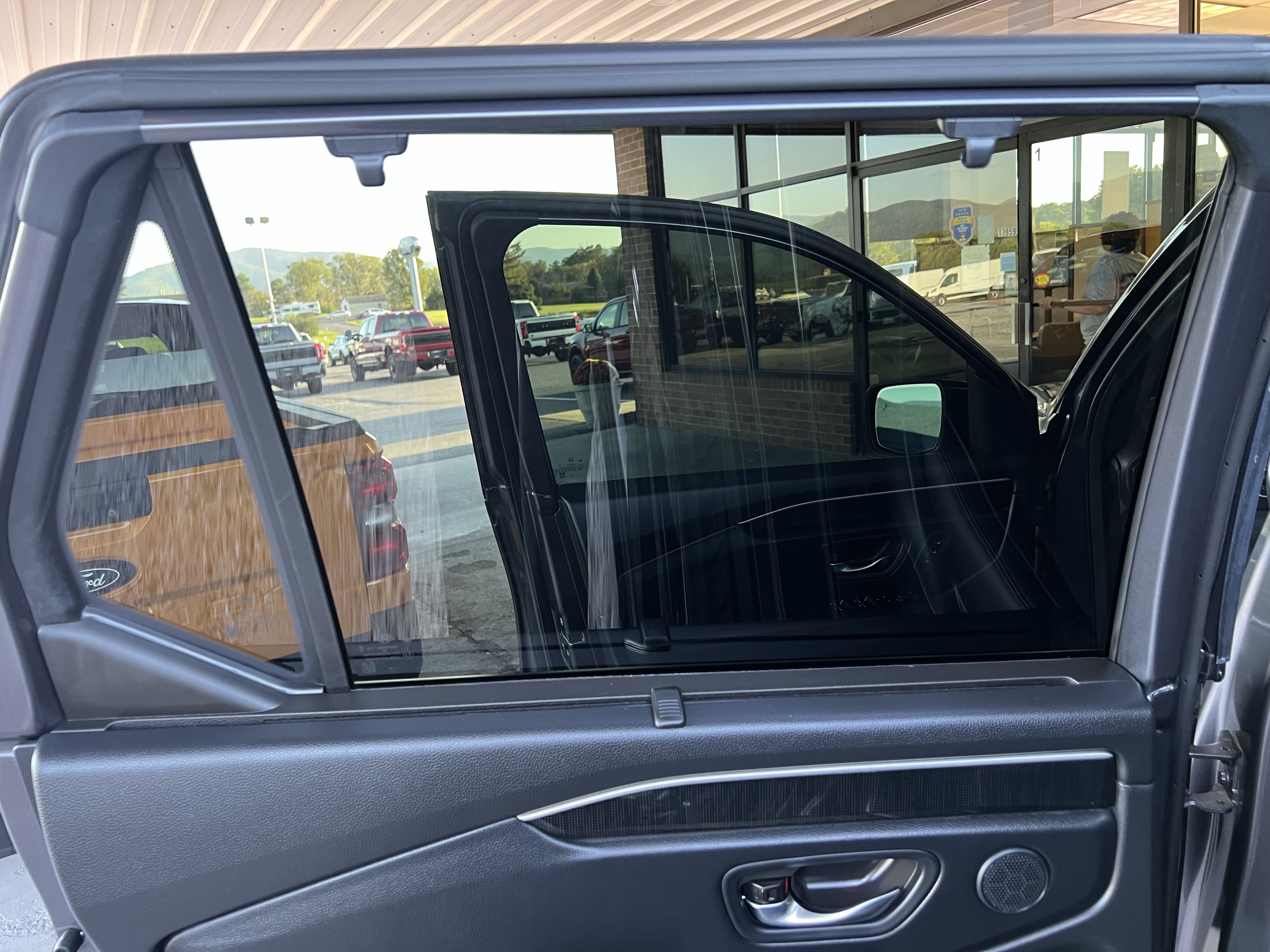 Used 2025 Honda Pilot Black Edition image 44
