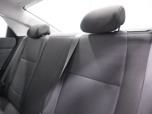 Used 2022 Hyundai Accent SE w/ Cargo Package FWD image 11