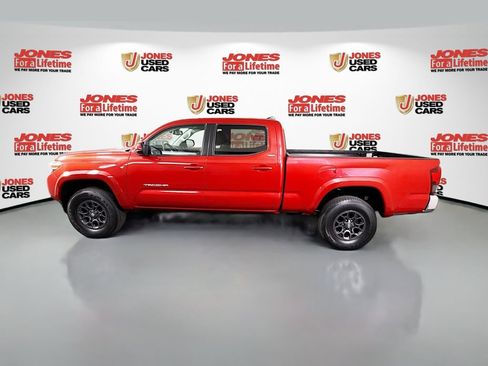 Certified 2018 Toyota Tacoma SR5 AWD/4WD image 13