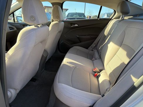 Used 2018 Chevrolet Cruze LS image 13