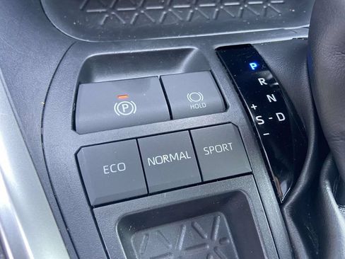 Used 2023 Toyota RAV4 LE FWD image 27