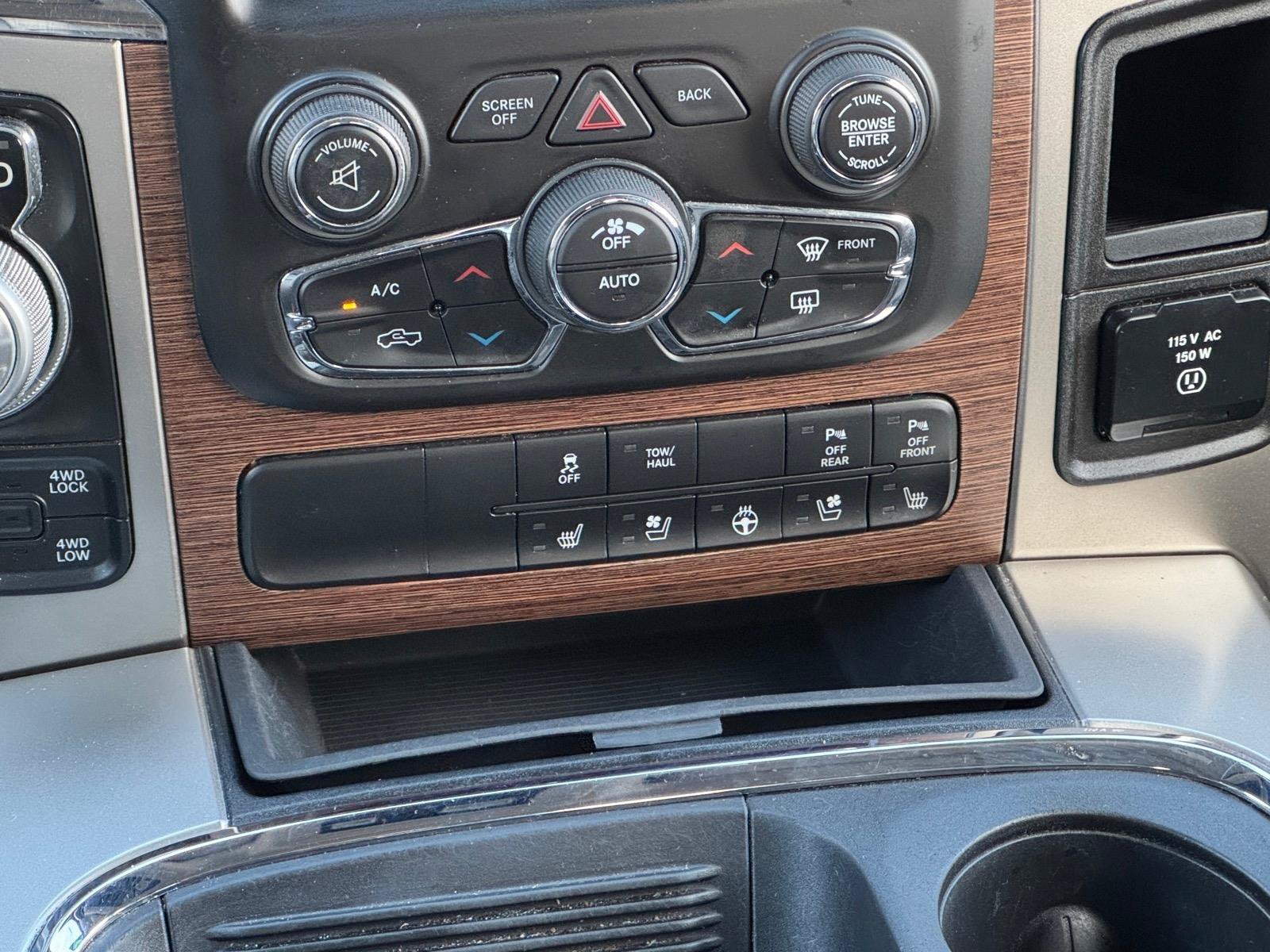 Used 2017 RAM 1500 Laramie w/ Convenience Group AWD/4WD image 12