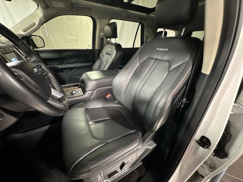 Used 2020 Ford Expedition Platinum image 17