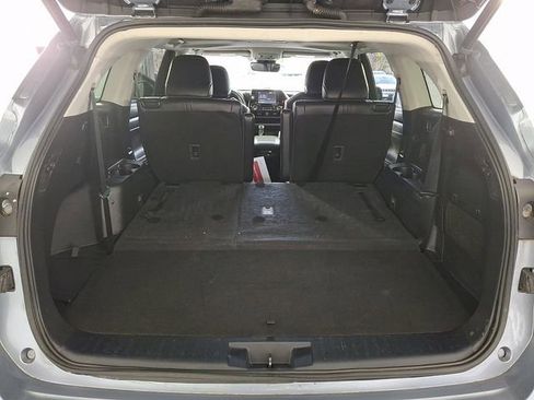 Certified 2022 Toyota Highlander XLE image 33