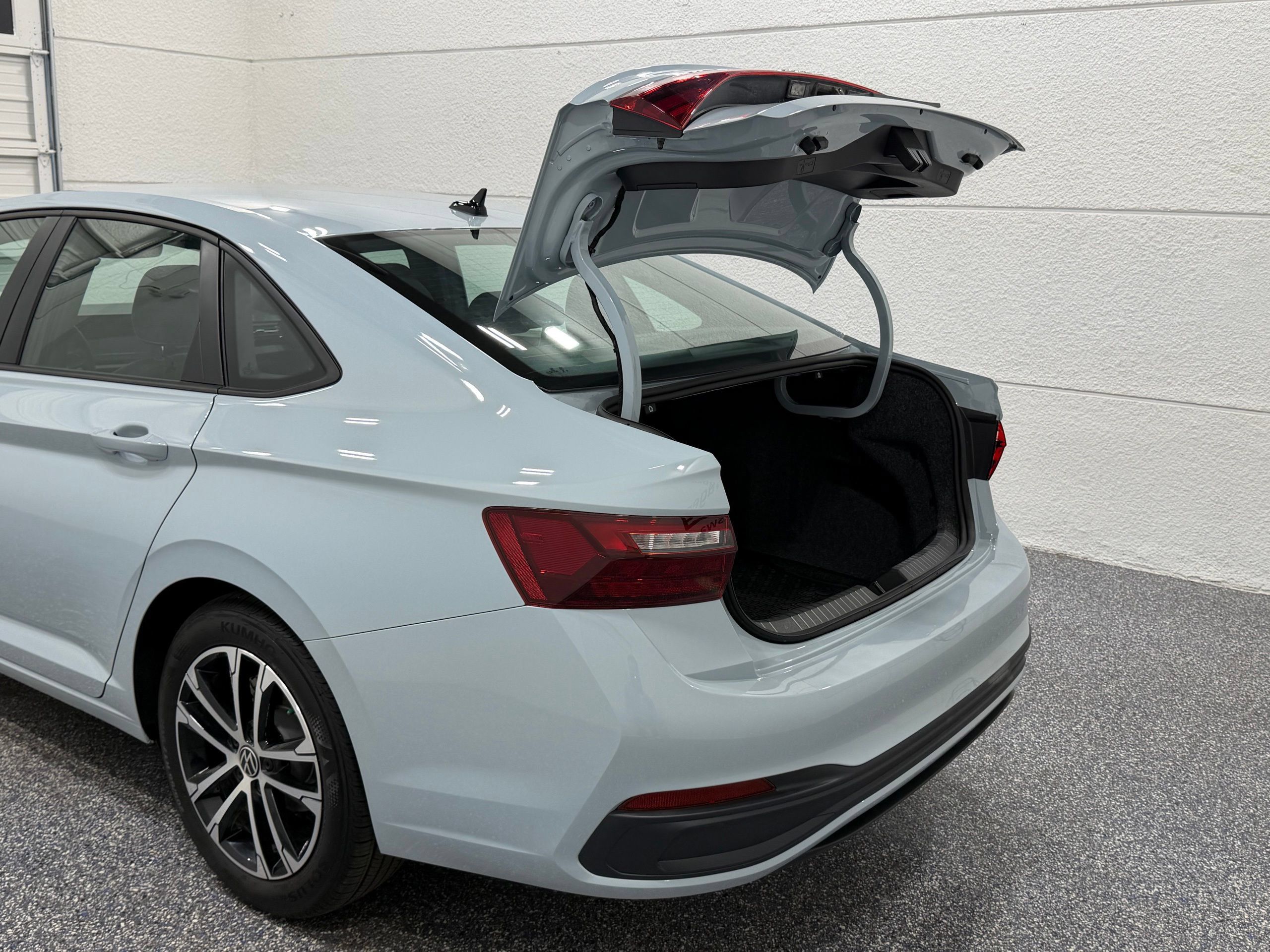 Used 2026 Volkswagen Jetta Sport FWD image 23
