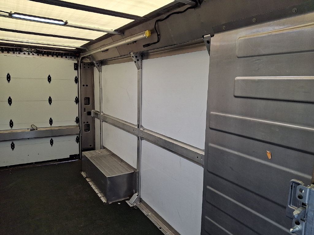 Used 2024 Chevrolet Brightdrop 600 w/ Commercial Equipment Package AWD/4WD image 17