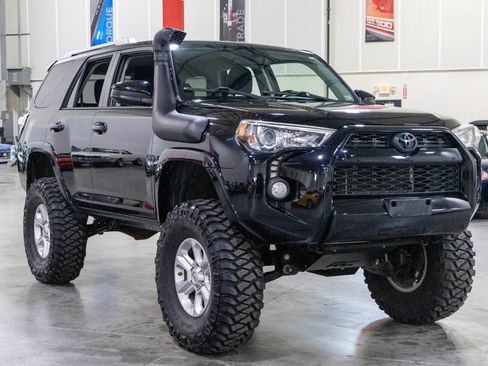 Used 2016 Toyota 4Runner SR5 image 9