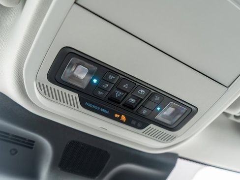 Used 2025 Ford Expedition Active image 40