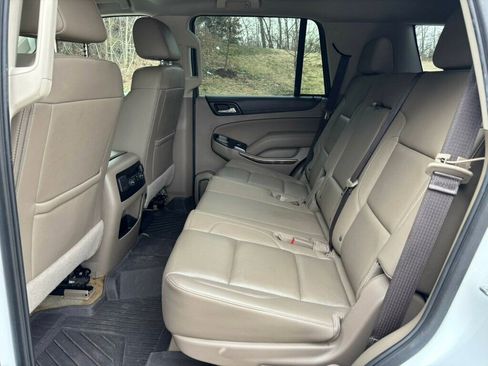 Used 2018 GMC Yukon SLT image 16