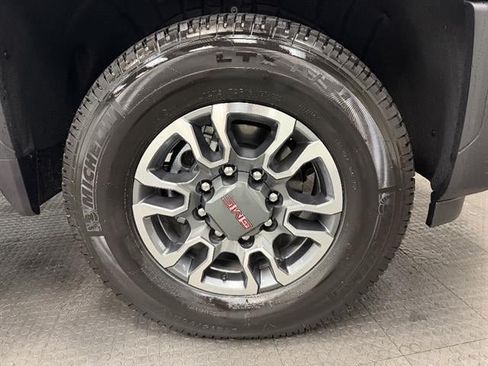 New 2026 GMC Sierra 2500 SLE w/ SLE Value Package; AWD/4WD image 9
