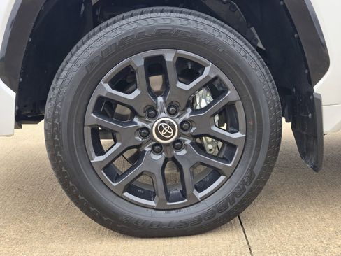 Used 2024 Toyota Tundra Platinum image 14