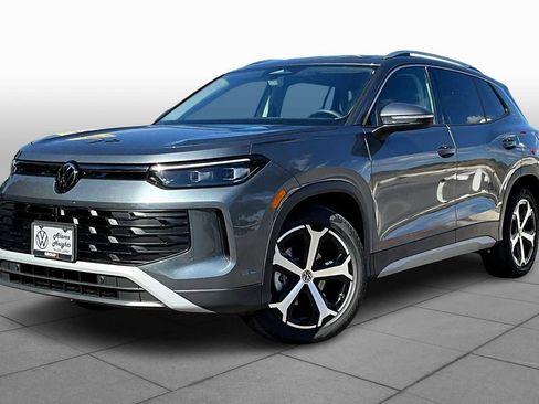 New 2026 Volkswagen Tiguan SE image 1