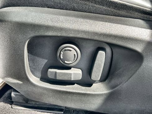 Used 2018 Land Rover Discovery Sport HSE Luxury image 19