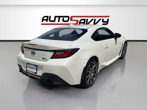 Used 2022 Toyota GR86 RWD image 7