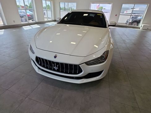 Used 2018 Maserati Ghibli S Q4 AWD/4WD image 2