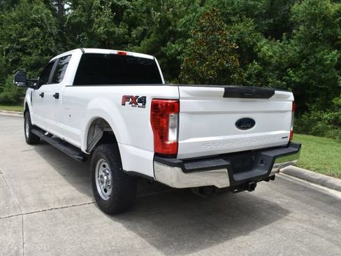 Used 2019 Ford F250 XL w/ Power Equipment Group AWD/4WD image 4