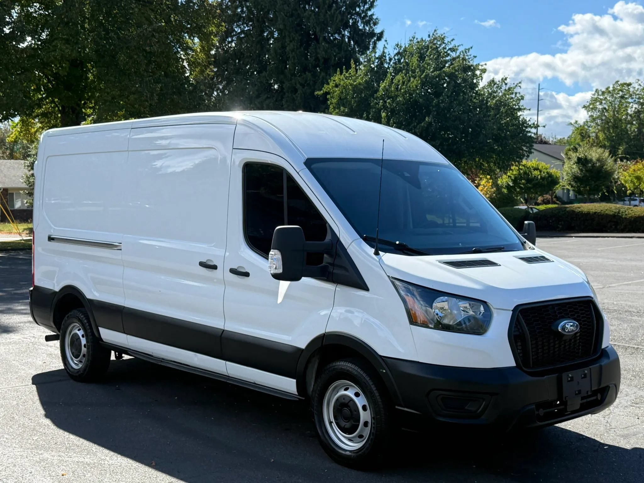 Used 2022 Ford Transit 250 Medium Roof RWD image 8