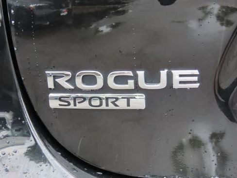 Used 2021 Nissan Rogue Sport SV AWD/4WD image 7