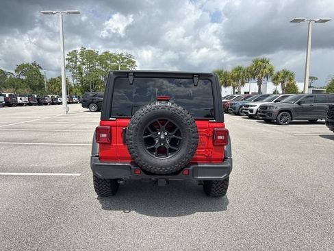 Used 2025 Jeep Wrangler Sport AWD/4WD image 4