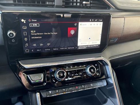 Certified 2025 GMC Sierra 2500 Denali Ultimate AWD/4WD image 13