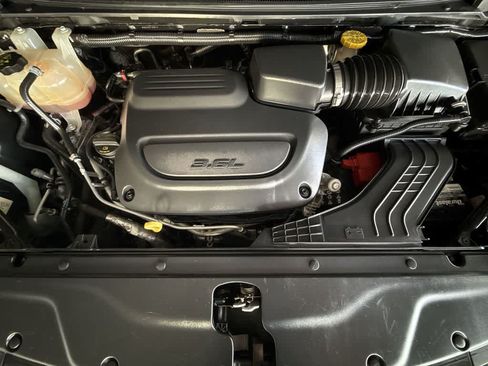 Used 2023 Chrysler Pacifica Limited FWD image 12