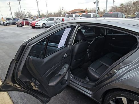 Used 2019 Nissan Altima 2.5 SR w/ SR Premium Package image 16