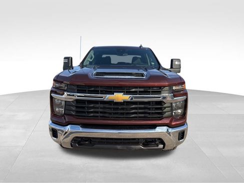 Used 2024 Chevrolet Silverado 2500 LT image 9