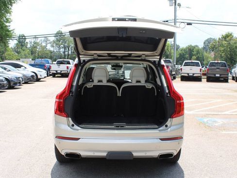 Used 2017 Volvo XC90 T6 Momentum w/ Vision Package AWD/4WD image 11