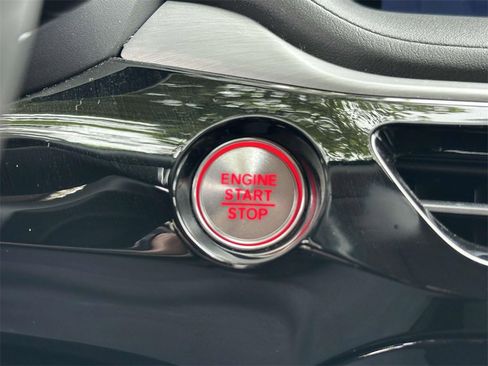 Certified 2023 Acura MDX SH-AWD w/ Technology Package image 14