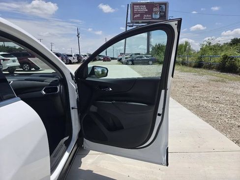 Used 2020 Chevrolet Equinox LT FWD image 23