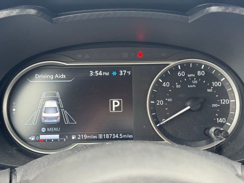 Used 2025 Nissan Versa SV image 14