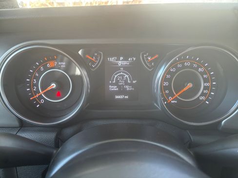 Used 2021 Jeep Wrangler Sport image 24