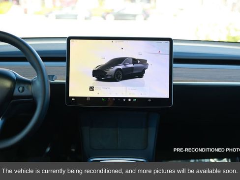 Used 2023 Tesla Model Y Long Range image 25