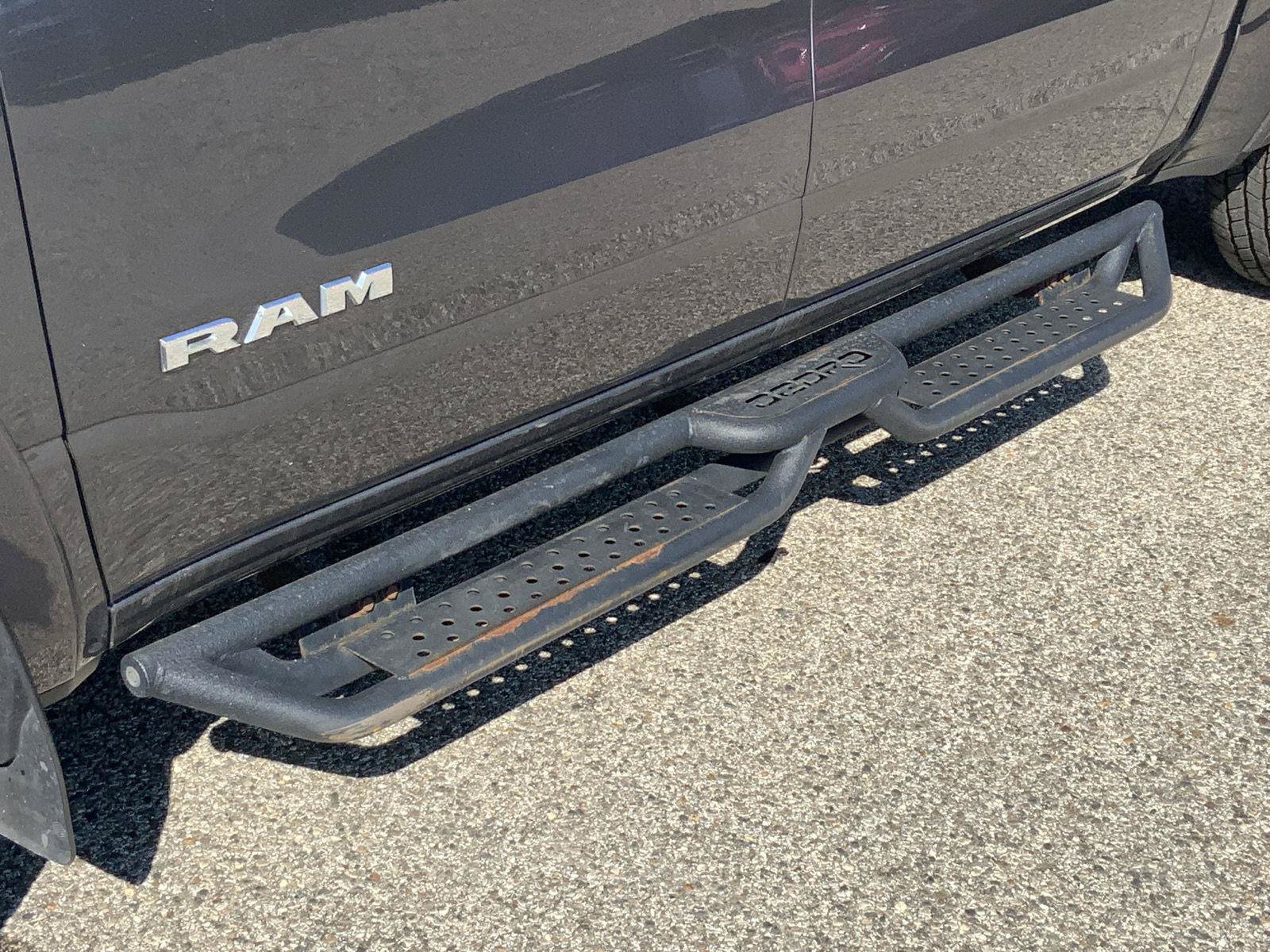 Used 2022 RAM 1500 Laramie AWD/4WD image 15