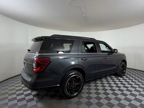 Used 2022 Ford Expedition Limited RWD image 4