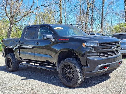 Used 2019 Chevrolet Silverado 1500 LT AWD/4WD image 3