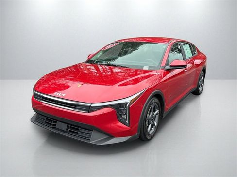 Certified 2025 Kia K4 LXS image 3