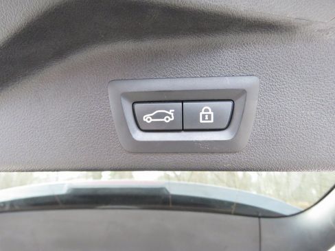 Used 2020 BMW X5 xDrive40i w/ Convenience Package image 18