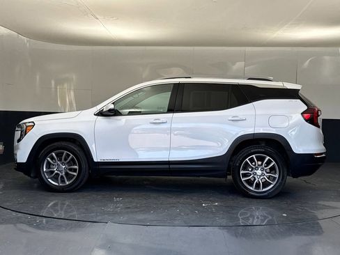Used 2024 GMC Terrain SLT image 6